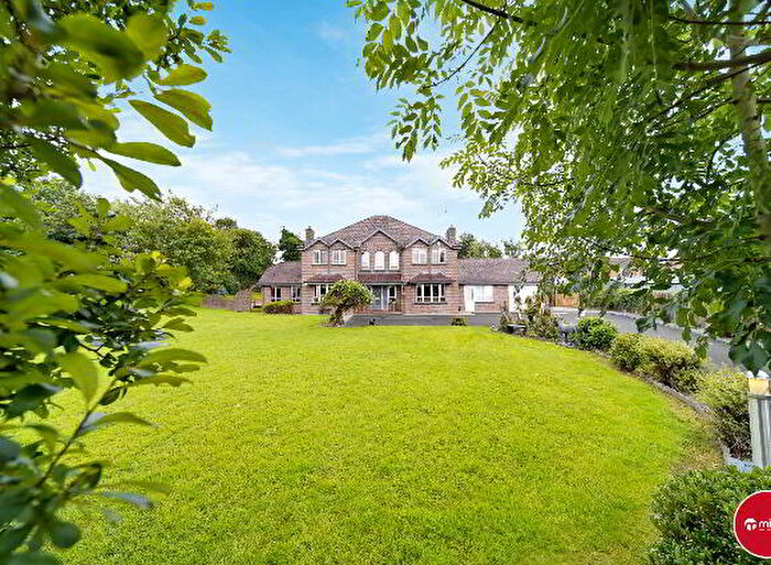 4 Bedroom Detached House And Lands For Sale In Lowrys Lane, Derry, BT48