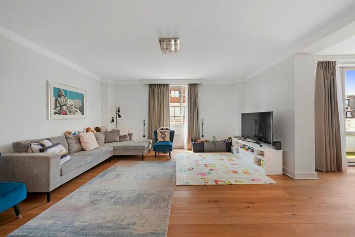3 Bedroom Flat To Rent In Porchester Gate, Bayswater Road, London, W2