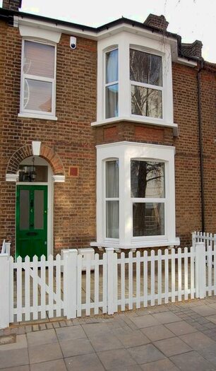 1 Bedroom Flat To Rent In Hartfield Crescent, London, SW19