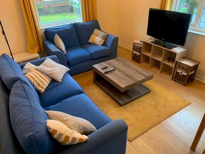 2 Bedroom Flat To Rent In Heathwood Court, Birchgrove, CF14