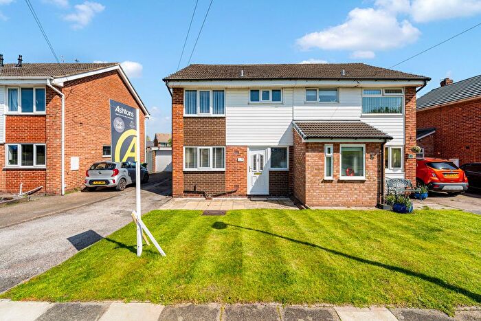 3 Bedroom Semi-Detached House For Sale In Grosvenor Road, Widnes, WA8