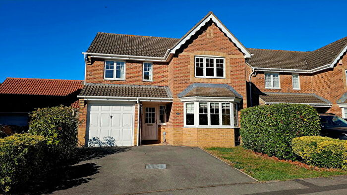 4 Bedroom Detached House For Sale In Bluebell Way, Thatcham, RG18