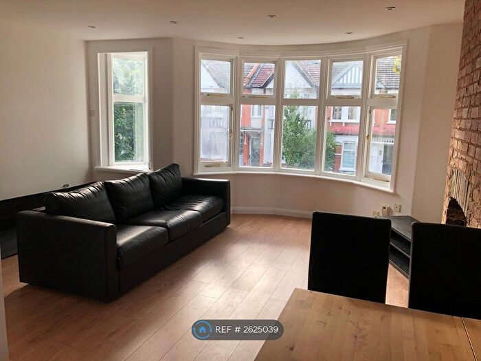 3 Bedroom Maisonette To Rent In New River Crescent, London, N13