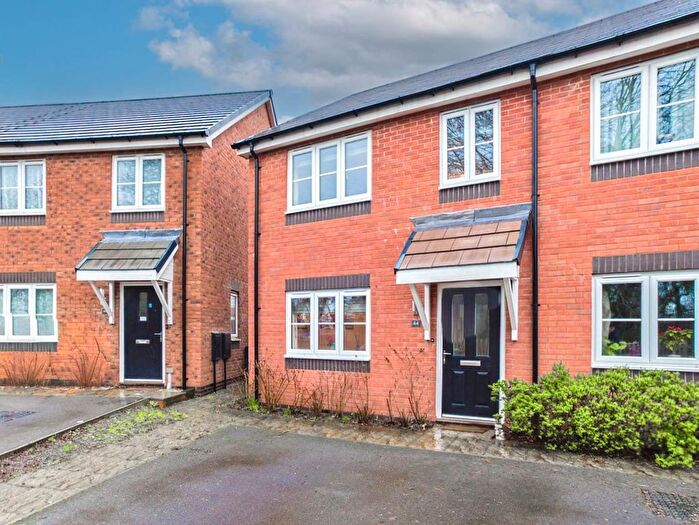 3 Bedroom End Terrace House For Sale In Poplar Gardens, Malvern, WR14