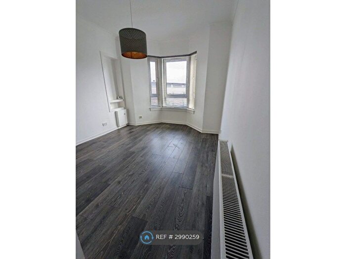 2 Bedroom Flat To Rent In Mckerrell Street, Paisley, PA1