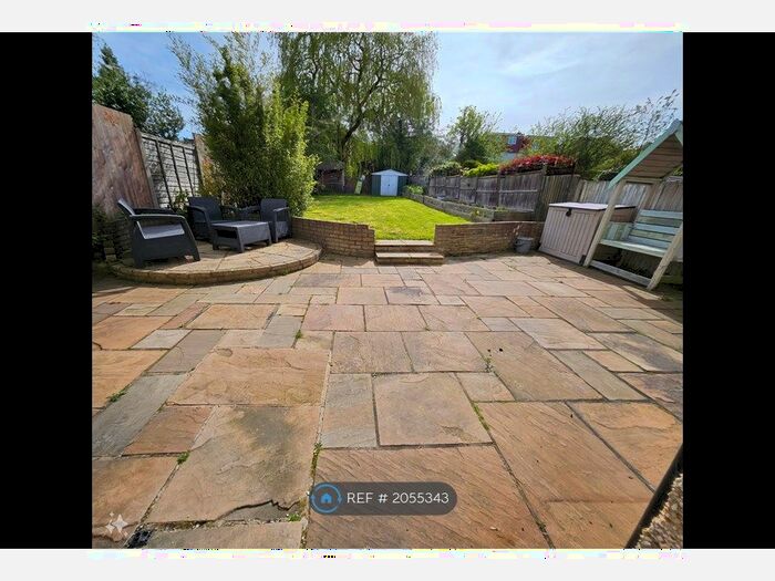 5 Bedroom Semi-Detached House To Rent In Sidcup Road, London, SE9