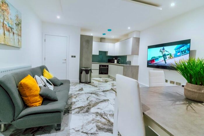 1 Bedroom Apartment To Rent In Banstead Road, Purley, CR8