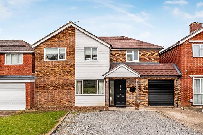 4 Bedroom Detached House For Sale In Guildford, Surrey, GU1