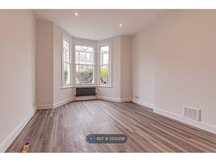2 Bedroom Flat To Rent In London, London, W9