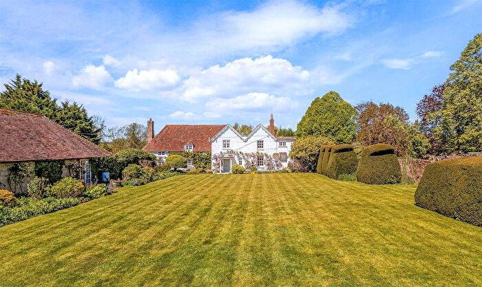 4 Bedroom Detached House For Sale In Isington Road, Isington, Alton, GU34