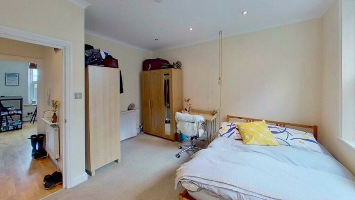 1 Bedroom Flat To Rent In Cable Street, Shadwell, London, E1