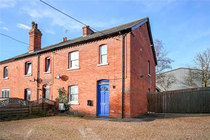 4 Bedroom End Of Terrace House For Sale In London Road, Devizes, Wiltshire, SN10