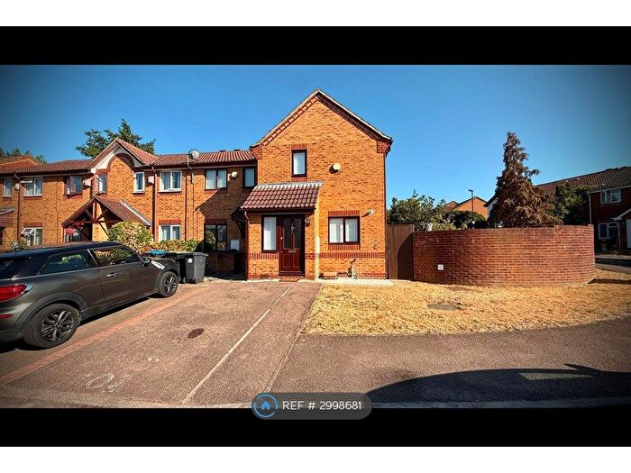 1 Bedroom End Of Terrace House To Rent In Kelvin Gardens, Croydon, CR0