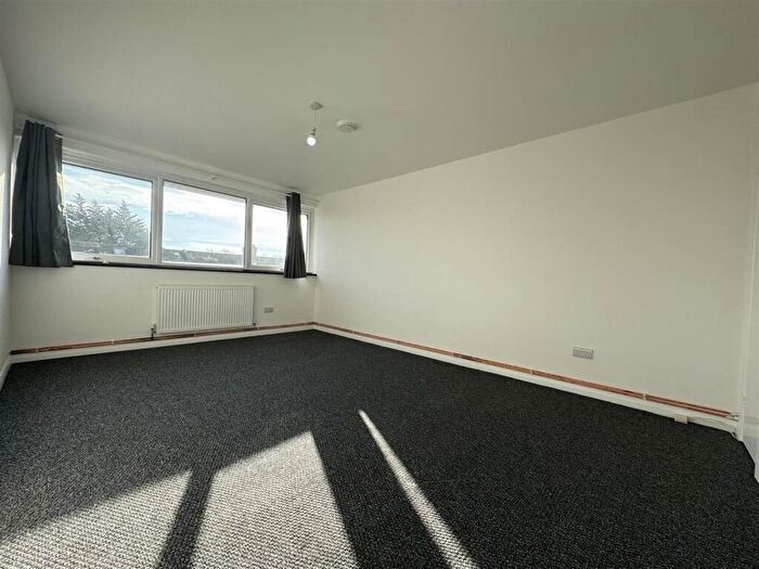 2 Bedroom Apartment To Rent In Waylands Court, Ilford, IG1