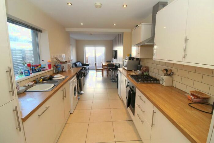 6 Bedroom Private Hall To Rent In Brithdir Street, Cathays, Cardiff, CF24