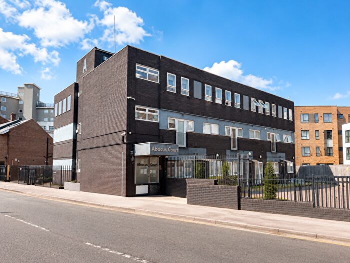 Flat To Rent In Abacus Court, Dudley Street, Luton, LU2