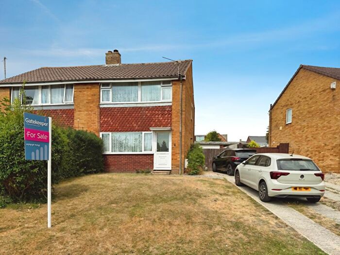 3 Bedroom Semi-Detached House For Sale In Penhill Drive, Swindon, Wiltshire, SN2