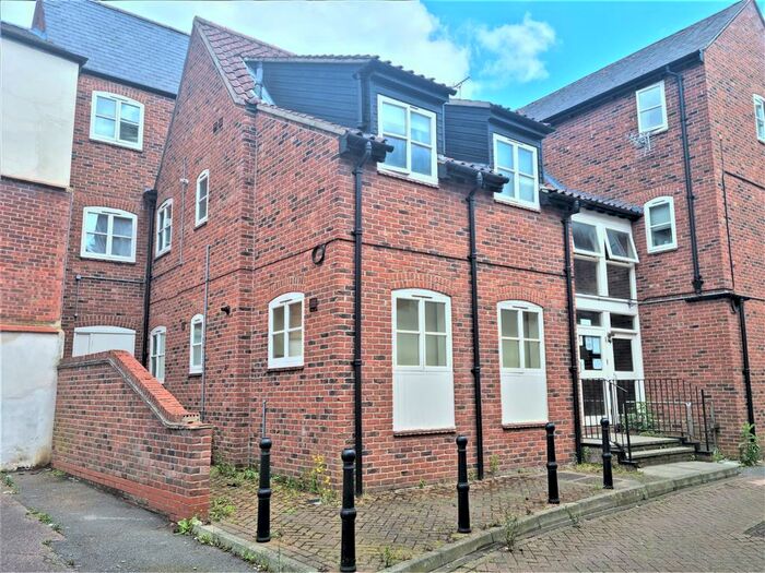 1 Bedroom Ground Flat To Rent In New Inn Yard, Wisbech, PE13
