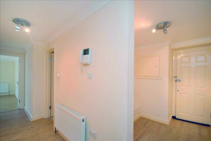2 Bedroom Apartment To Rent In Browning Street, London, SE17