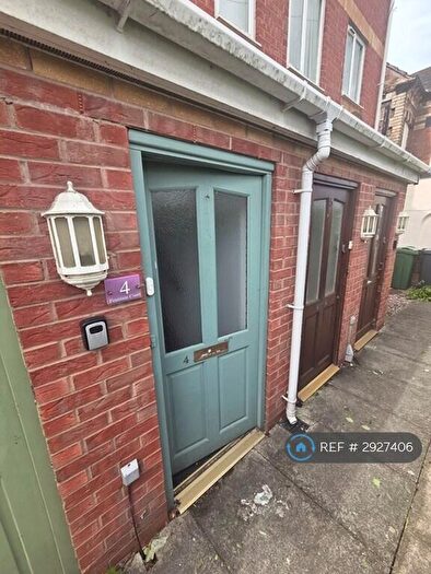 2 Bedroom Flat To Rent In Fountain Court, Birkenhead, CH42
