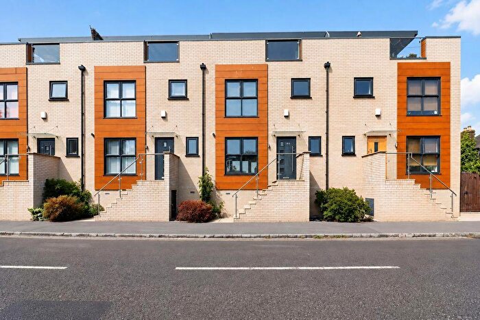 3 Bedroom Mews For Sale In Purewell, Christchurch, BH23