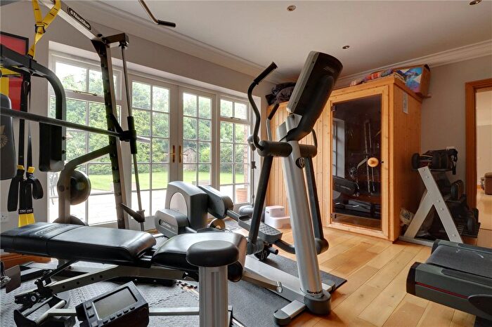 4 Bedroom Detached House For Sale In Spring Road, Harpenden, Hertfordshire, AL5