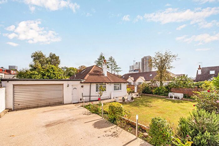 4 Bedroom Detached House For Sale In Lowfield Road, Acton, W3