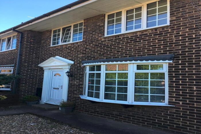 3 Bedroom Semi-Detached House To Rent In Willow Green, Gilberdyke, Brough, HU15