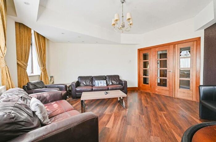 2 Bedroom Flat To Rent In Dudley Court, Upper Berkeley St, Marble Arch, London, W1H