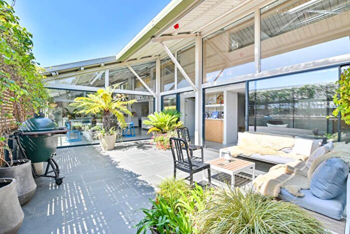 5 Bedroom Penthouse To Rent In Wotton Road, Gladstone Park, NW2