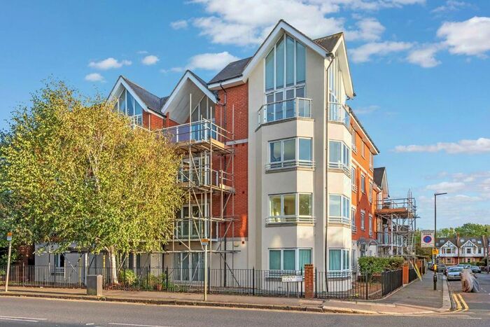 2 Bedroom Flat To Rent In Worple Road, London, SW20