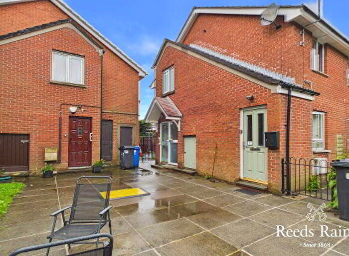 2 Bedroom Apartment / Flats For Sale In Inverwood Gardens, Belfast, BT4