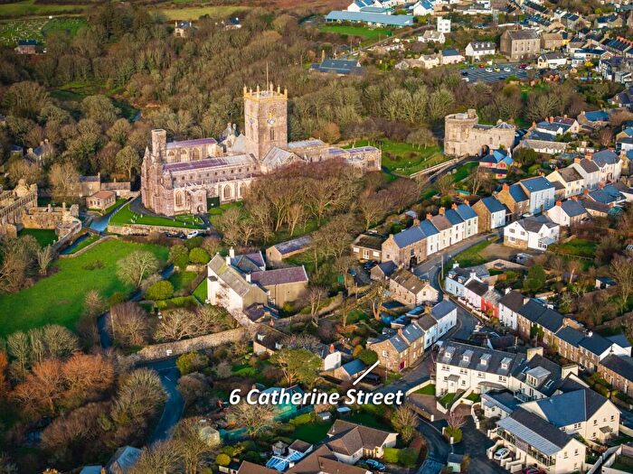 5 Bedroom End Of Terrace House For Sale In Catherine Street, St Davids, SA62