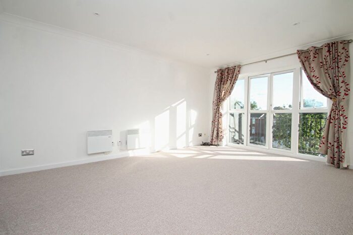 2 Bedroom Flat To Rent In Chartwell Lodge, Beckenham, BR3