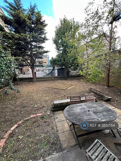3 Bedroom Flat To Rent In Browning Street, London, SE17