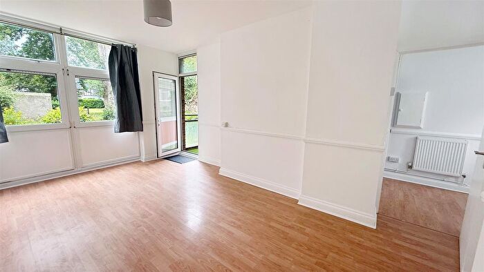 1 Bedroom Flat To Rent In Swanton Gardens, London, SW19