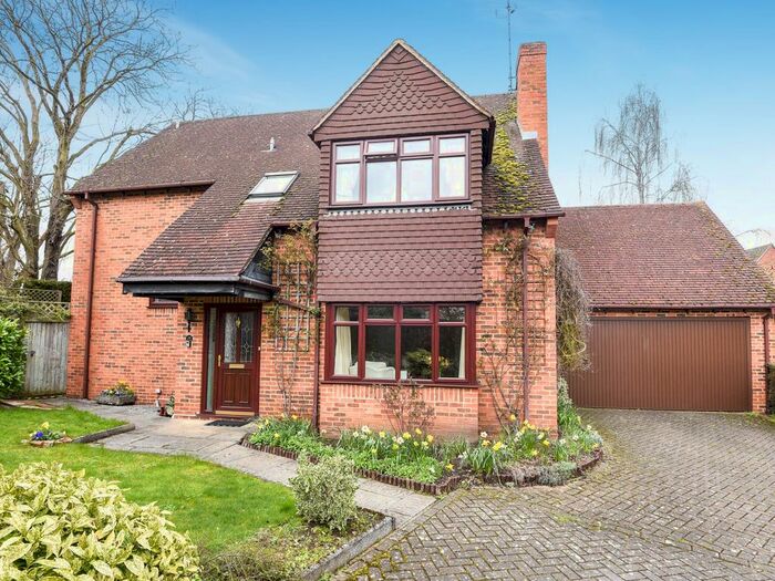 4 Bedroom Detached House To Rent In The Hawthorns, Charvil, Reading, RG10