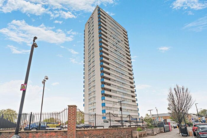 2 Bedroom Flat For Sale In Leytonstone Road, London, E15