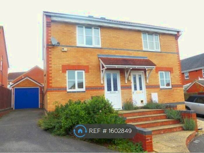 2 Bedroom Semi-Detached House To Rent In Redgrave Close, Kettering, NN15