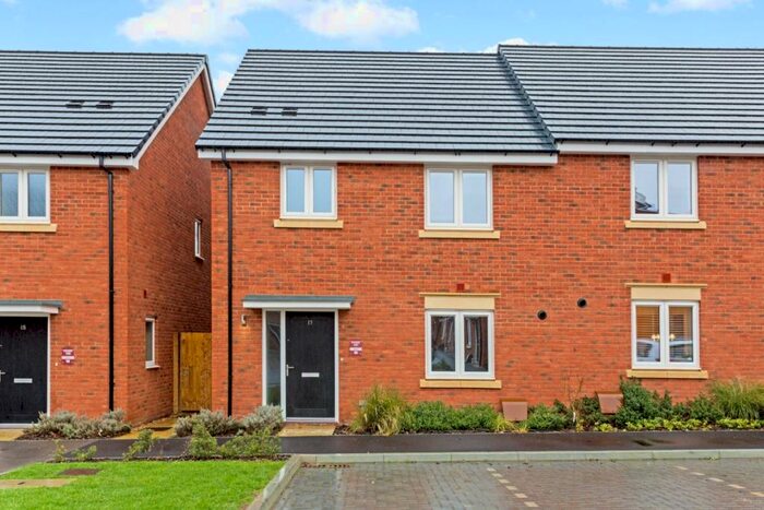 3 Bedroom Semi-Detached House To Rent In Woodfox Way Haywards Heath, RH16