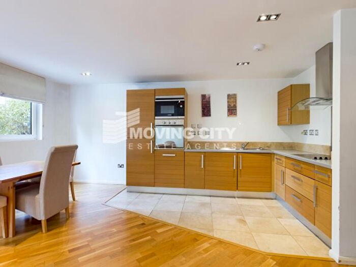 2 Bedroom Flat To Rent In City Tower, Limeharbour, Canary Wharf, E14