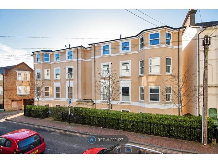 3 Bedroom Flat To Rent In York Road, Tunbridge Wells, TN1