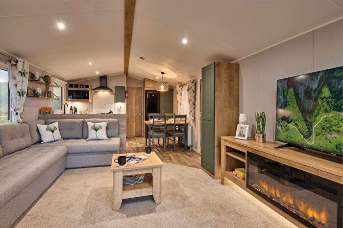 2 Bedroom Caravan For Sale In Llanmadoc, Gower, SA3