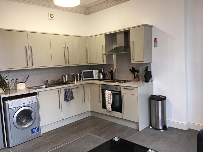 3 Bedroom Flat To Rent In Stirling Street, City Centre, Dundee, DD3