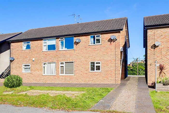 2 Bedroom Maisonette For Sale In Compton Court, Sherwood, Nottinghamshire, NG5