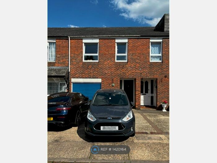 3 Bedroom Terraced House To Rent In Hackney Close, Borehamwood, WD6