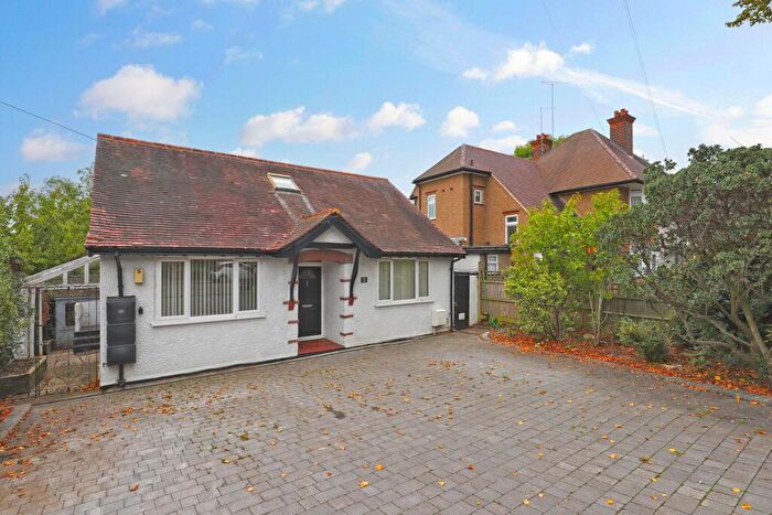 3 Bedroom Detached House For Sale In Roebuck Lane, Buckhurst Hill, IG9