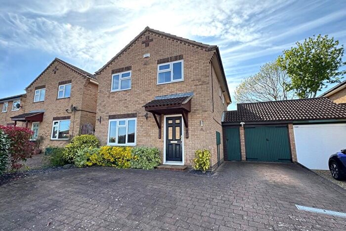 4 Bedroom Link Detached House For Sale In Forest Close, Melton Mowbray, LE13