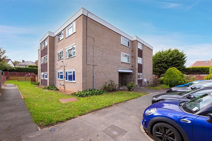 2 Bedroom Flat For Sale In Boarlands Close, Cippenham, SL1