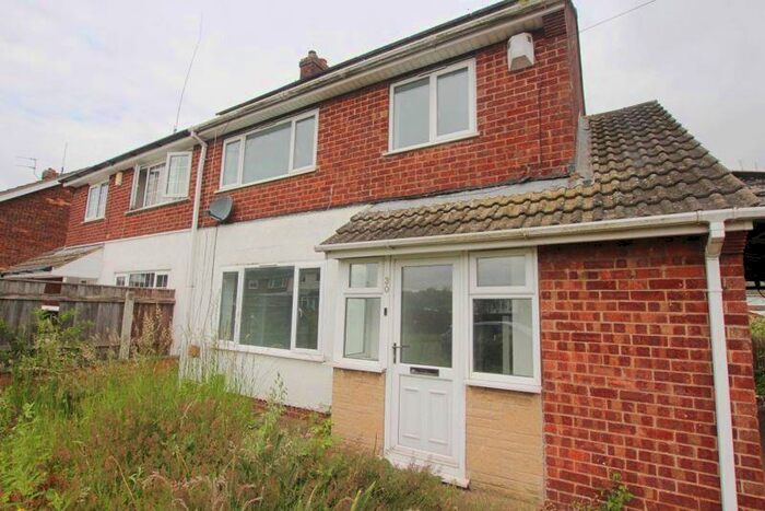 3 Bedroom Semi-Detached House To Rent In Talbot Road, Immingham, DN40